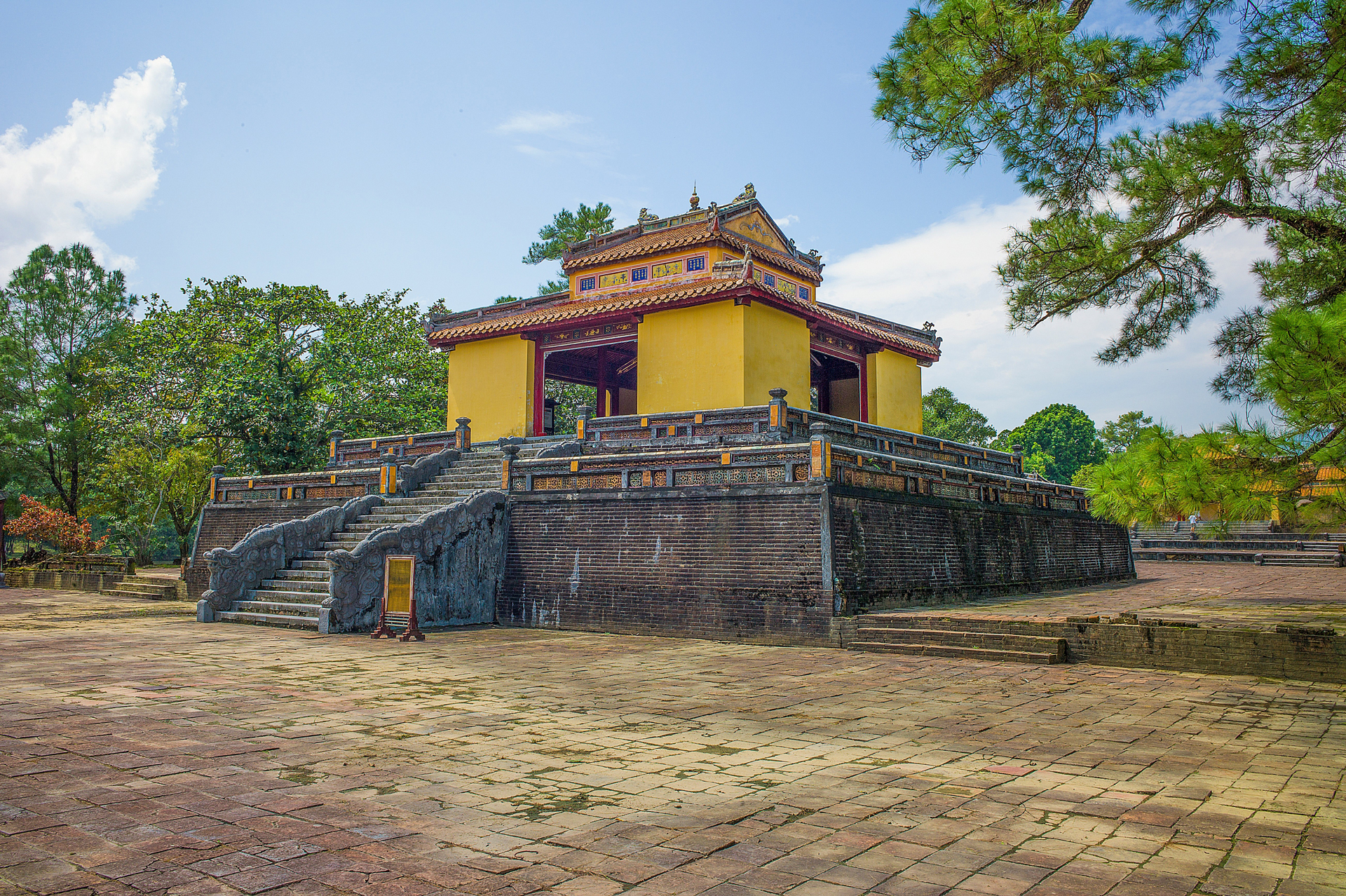 Lịch âm ngày 20/06/2015