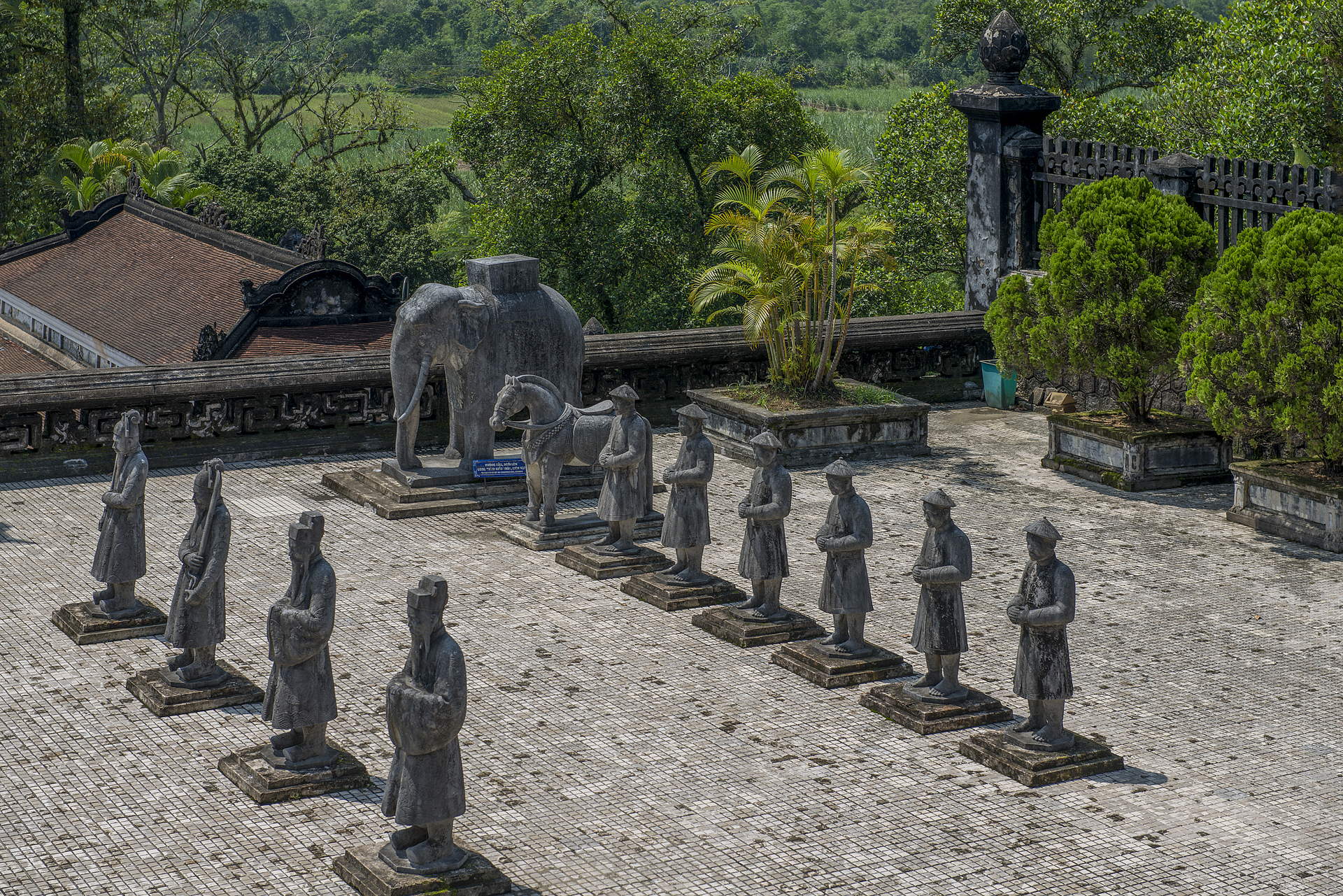 Lịch âm ngày 18/06/2015